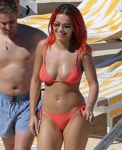 Rita Ora sexy in bikini