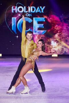 Sarah Lombardi - Holiday on Ice Show Supernova photocall in Hamburg - October 2019