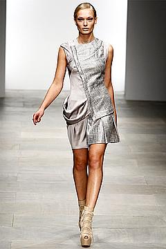 Egle Jezepcikaite runway