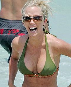 Kendra Wilkinson hard nipples in green bikini