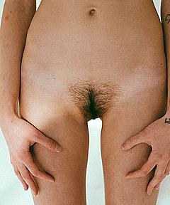 Sara Pavan shows hairy pussy