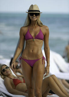 Stacy Keibler sexy in bikini in Miami