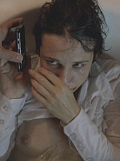Aline Kuppenheim nude tit in bathtub scene from Profugos