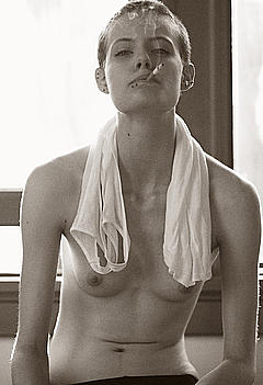 Ehren Dorsey smoking topless