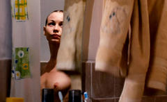 Svetlana Ustinova topless in Na krayu stoyu