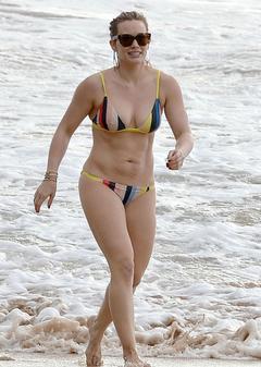 Hilary Duff cleavage in bikini at a beach in Maui