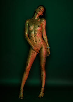 Lucyna Amszej nude cover her pussy