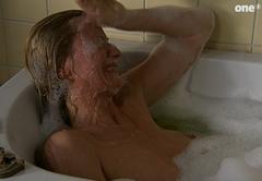 Jennifer Steffens naked in a bathtub scene from Lindenstrasse Der Kampf geht weiter!