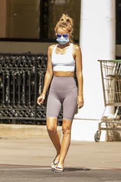 Hayley Roberts grocery shopping in workout outfit in Calabasas