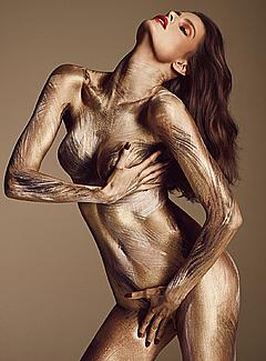 Isabeli Fontana naked in Lui magazine