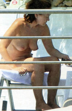 Elena Sofia Ricci topless paparazzi photo