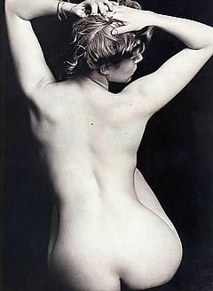 Claudia Gerini naked shows her ass