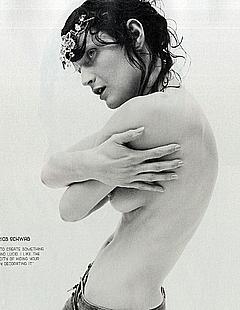 Guinevere van Seenus nude tits