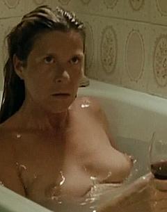 Barbara Sarafian naked in bathtub in Aanrijding In Moscou