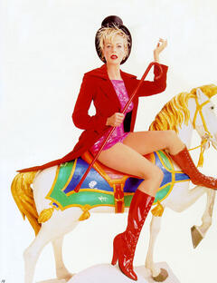 Kim Basinger sexy legs