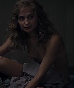 Alicia Vikander nude tits in La Chica Danesa