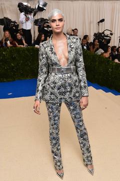 Cara Delevingne sexy cleavage at 2017 MET Gala