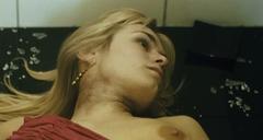 Laura Christensen topless in Kandidaten