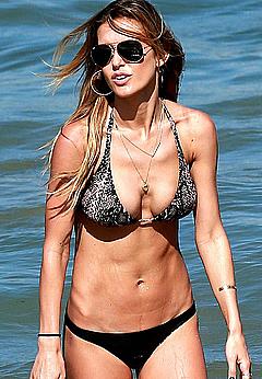 Audrina Patridge sexy in bikini