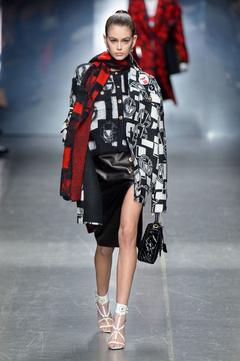 Kaia Gerber runway photo