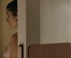 Rebecca Marder topless at De grandes esperances