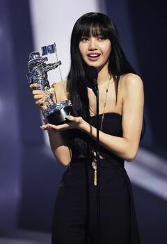 Lalisa Manobal - Accepting Best Kpop Award at 2022 MTV VMAs in New Jersey