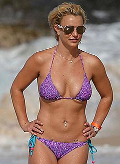 Britney Spears sexy in bikini candids
