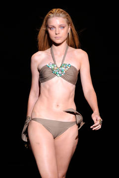 Jessica Stam camel toe runway image