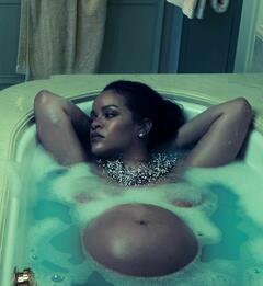 Pregnant Rihanna naked in a bathtub