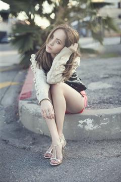 Ksenia Solo sexy legs