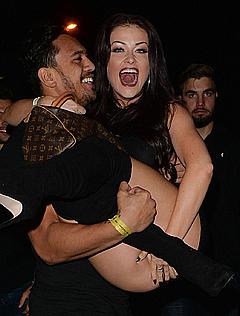 Jessica Impiazzi upskirt to pants cover pussy