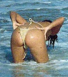 Laura Manzanedo round ass paparazzi photo