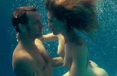 Evelyne Brochu naked in Cafe de Flore