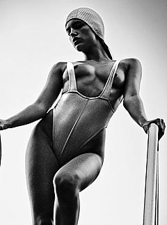 Lucette van Beek nude tits