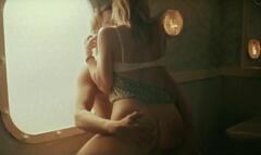 Hadewych Minis bare ass at Como el viento