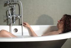 Sandra Roque nude in the bathtub at Quimera