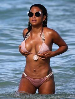 Christina Milian sexy in bikini