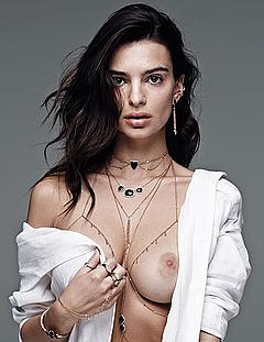 Emily Ratajkowski nude boob