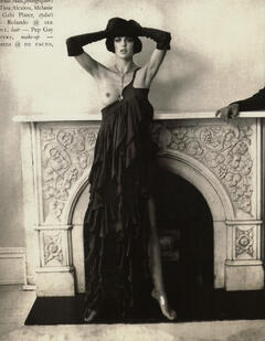 Shannan Click flashing her nude tit