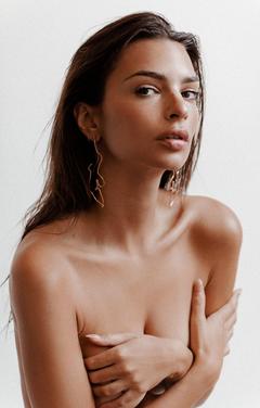 Emily Ratajkowski topless cover her breasts