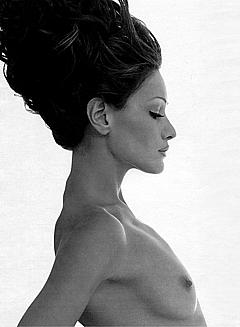 Carla Bruni topless