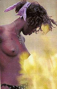 Naomi Campbell caught topless