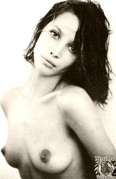 Christy Turlington nude tits