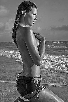 Gabriela Iliescu topless