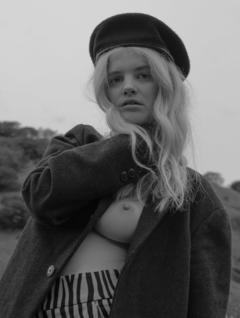  Julia nackt Blackburn