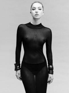 Lila Moss see through to tits for Vogue, Korea - May 2023