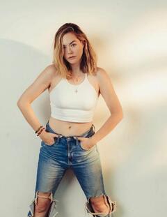 Annika Noelle looking sexy