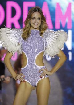 Ana Claudia Michels runway photo