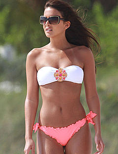 Sara Yasmina Chafak in bikini candids