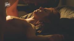 Josefine Preuss topless in Nix Festes